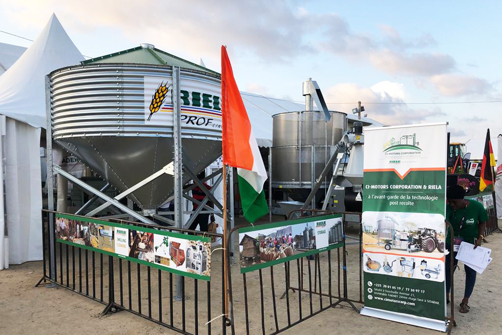 FVFE8424 RIELA<sup>®</sup> Auf der Messe SARA 2019, Elfenbeinküste